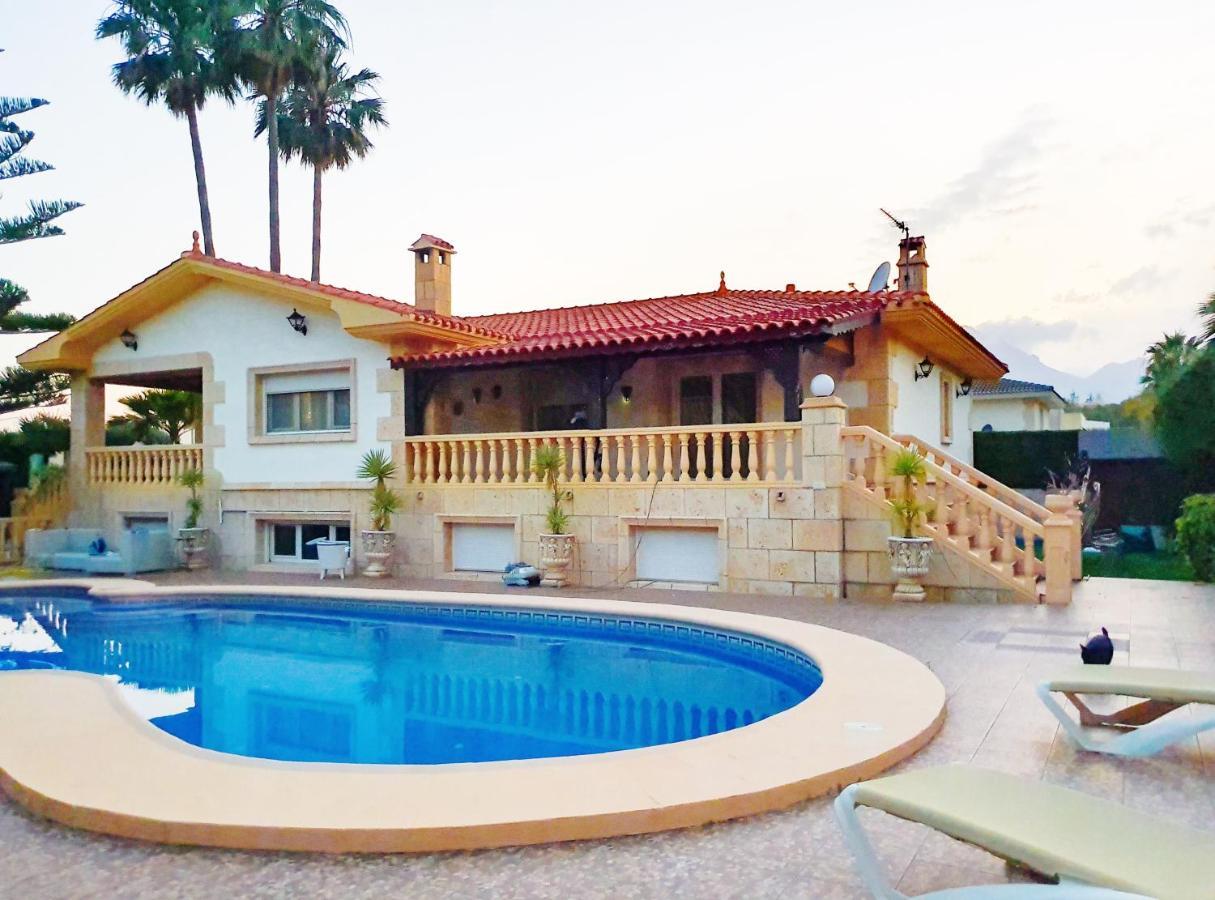 Tres Palmeras En Alfaz Del Pi , Albir, Benidorm